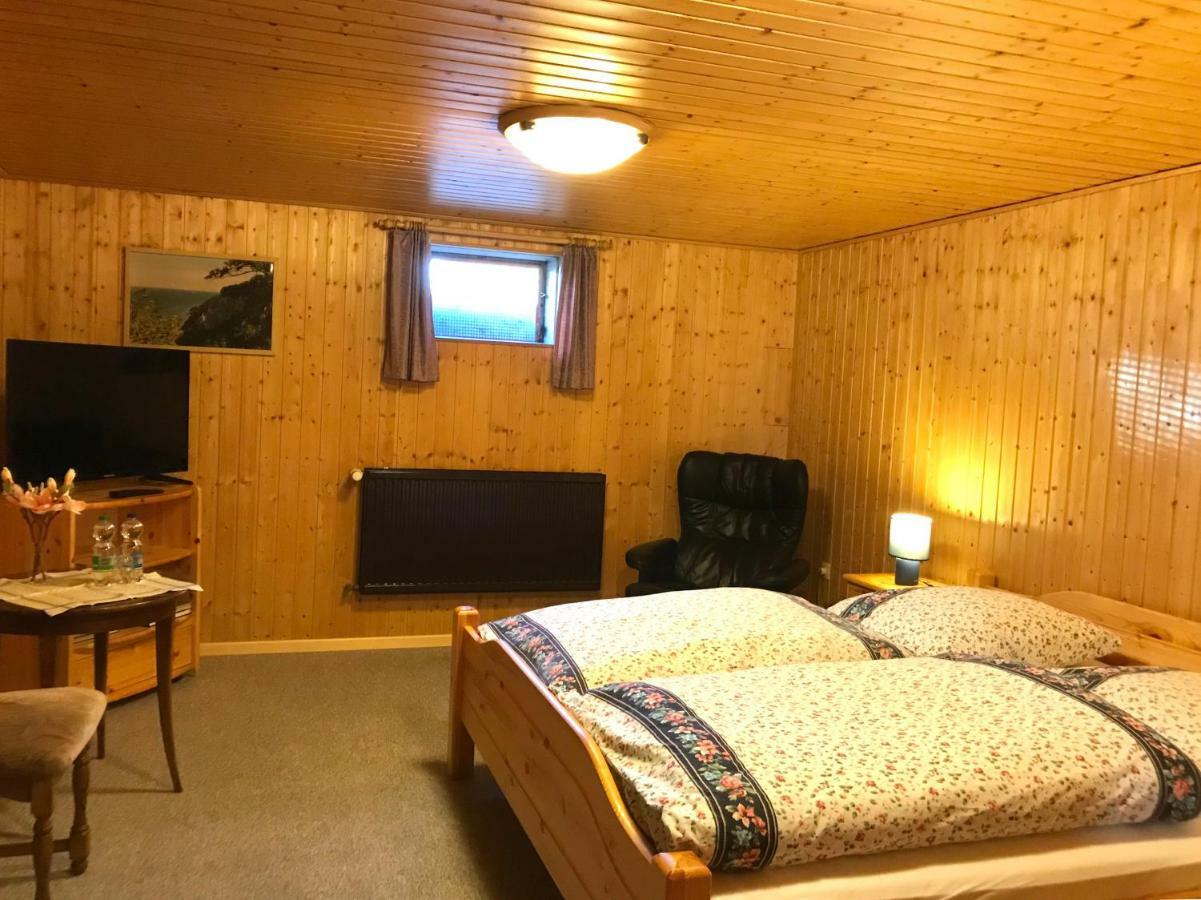 Ferienwohnung Schönes Kellerzimmer mit Bad Mittelangeln Exterior foto